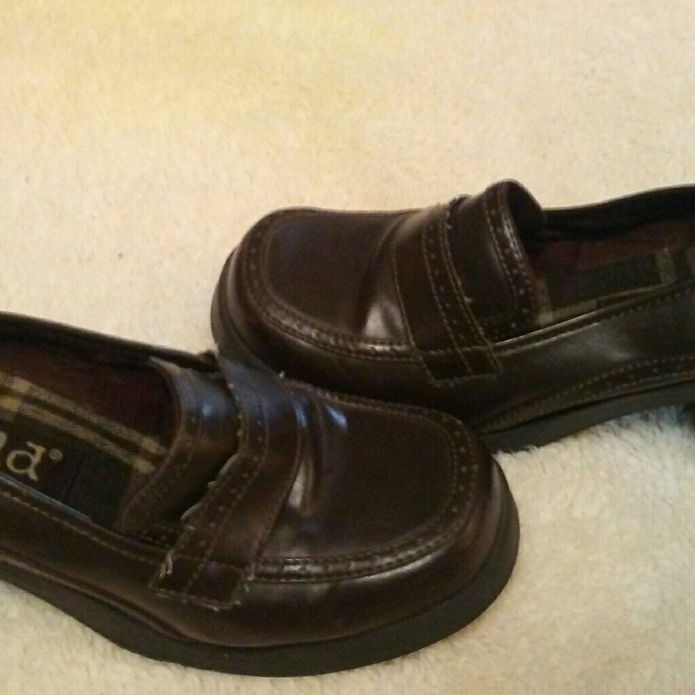 Dress shoes
